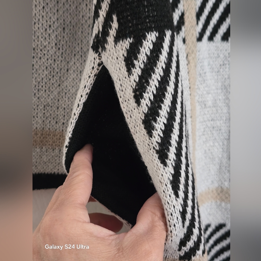 NWOT womens open front cardigan sweater with hood - Picture 2 of 5